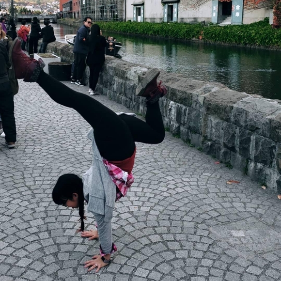 Meet your Posher, Jan - Picture 6 of 6